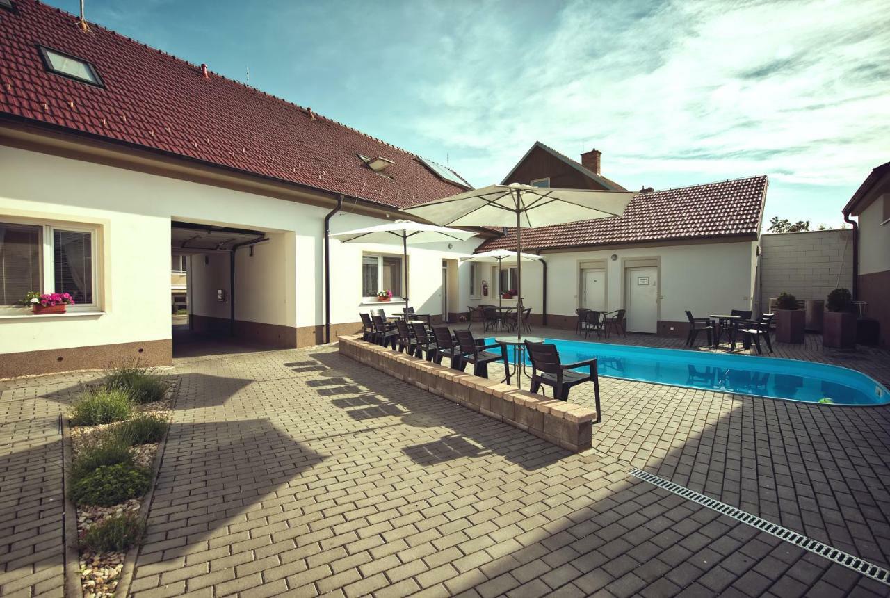 Penzion Kratochvil Dolní Dunajovice Exterior foto