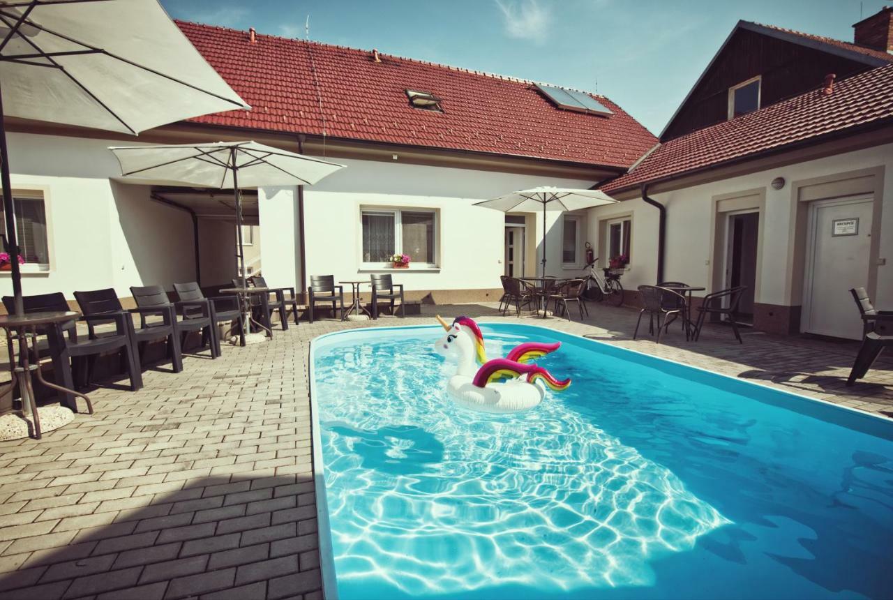 Penzion Kratochvil Dolní Dunajovice Exterior foto